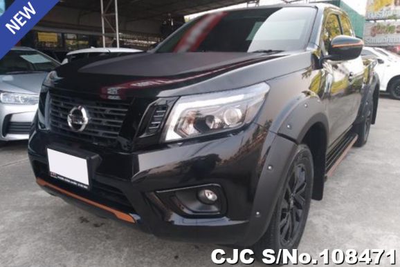 Nissan Navara in Black for Sale Image 2