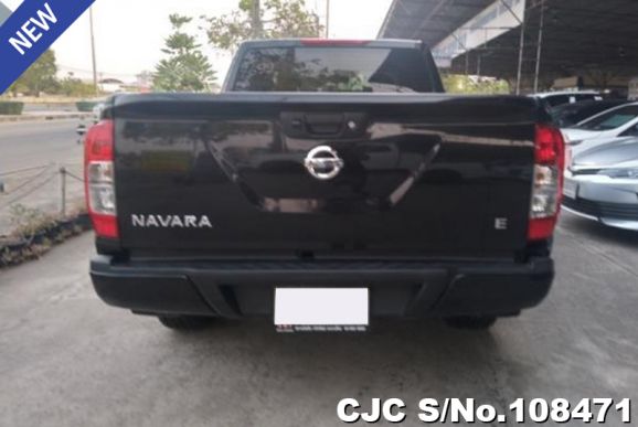 Nissan Navara in Black for Sale Image 3