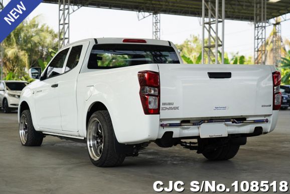 Isuzu D-Max in White for Sale Image 1