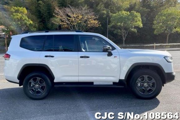 Toyota Land Cruiser in Pearl for Sale Image 4