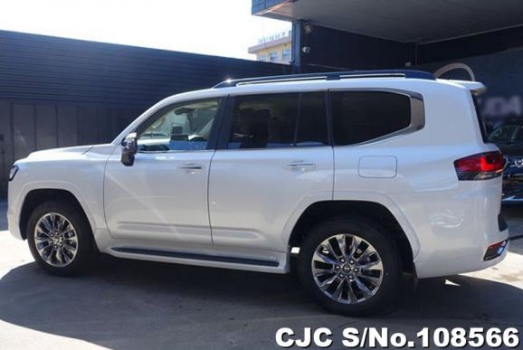 Toyota Land Cruiser in Pearl for Sale Image 6