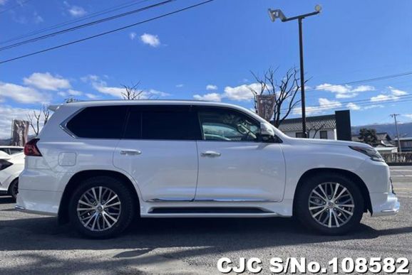 Lexus LX 570 in White for Sale Image 6