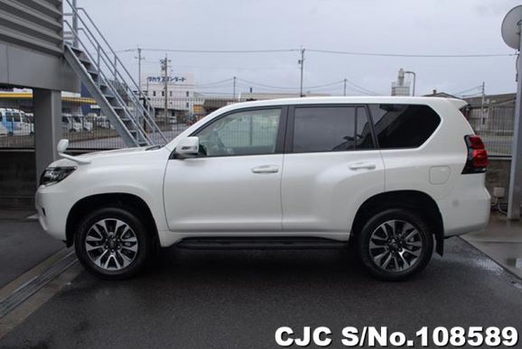 Toyota Land Cruiser Prado in White for Sale Image 7