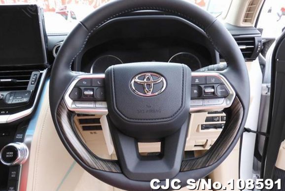 Toyota Land Cruiser in Pearl for Sale Image 14