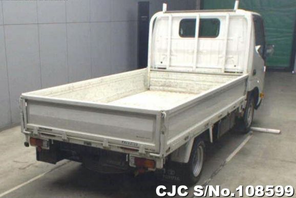 Toyota Dyna in White for Sale Image 1