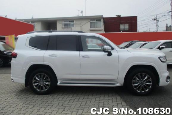 Toyota Land Cruiser in Pearl for Sale Image 4