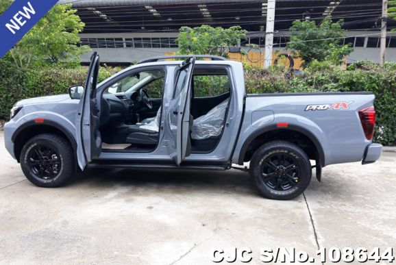 Nissan Navara in Stealth Grey for Sale Image 7