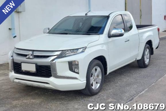 Mitsubishi Triton in White for Sale Image 0