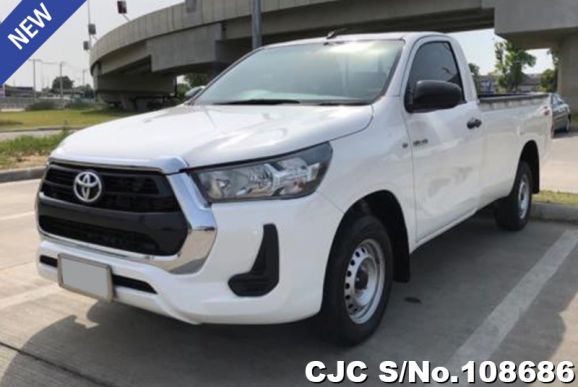 Toyota Hilux in White for Sale Image 3