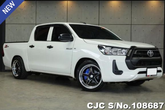 Toyota Hilux in White for Sale Image 0