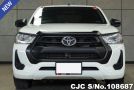 Toyota Hilux in White for Sale Image 2