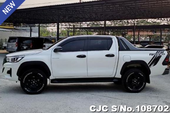 Toyota Hilux in White for Sale Image 6