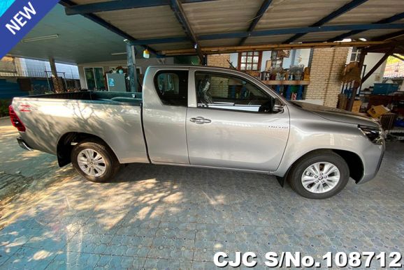 Toyota Hilux in Silver for Sale Image 3