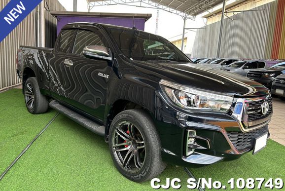 Toyota Hilux in Black for Sale Image 0