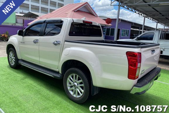 Isuzu D-Max in White for Sale Image 1