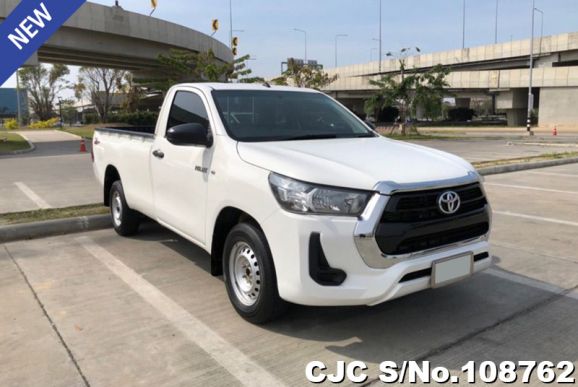 Toyota Hilux in White for Sale Image 0