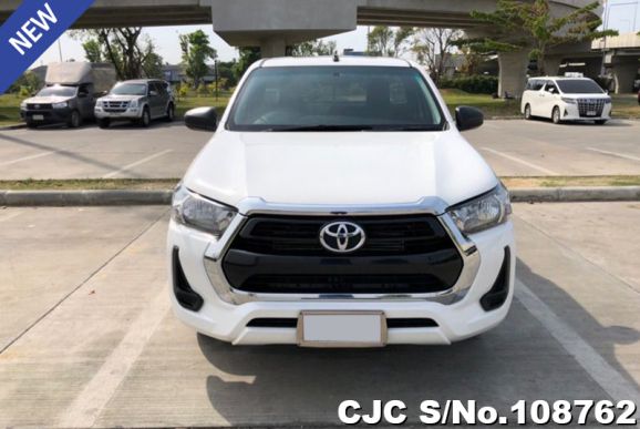 Toyota Hilux in White for Sale Image 4