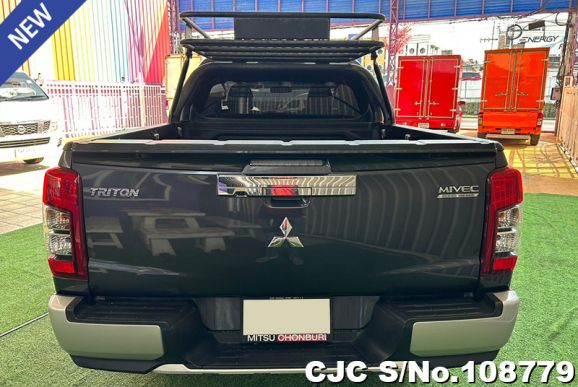 Mitsubishi Triton in Gray for Sale Image 5