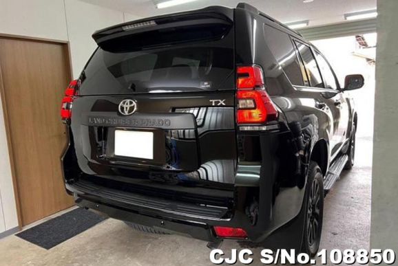 Toyota Land Cruiser Prado in Black for Sale Image 2