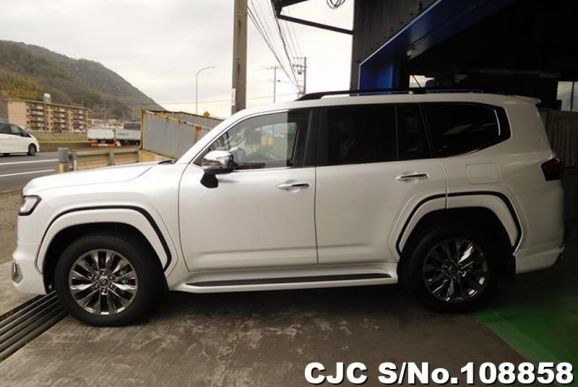 Toyota Land Cruiser in Pearl for Sale Image 7