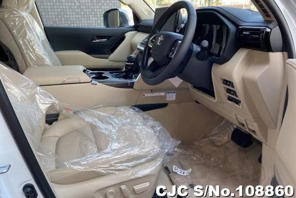 Toyota Land Cruiser in Pearl for Sale Image 9