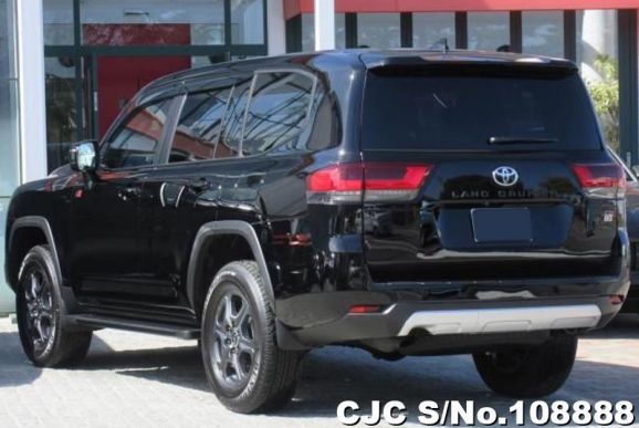 Toyota Land Cruiser in Black for Sale Image 1