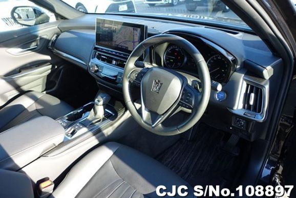 Toyota Crown in Beige for Sale Image 10