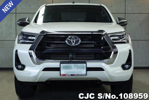 Toyota Hilux in White for Sale Image 2