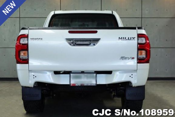 Toyota Hilux in White for Sale Image 3