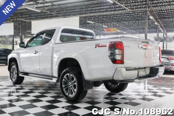 Mitsubishi Triton in White for Sale Image 2