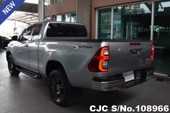 Toyota Hilux in Gray for Sale Image 1