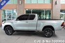 Toyota Hilux in Gray for Sale Image 2