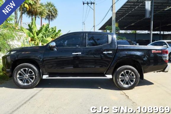 Mitsubishi Triton in Black for Sale Image 5