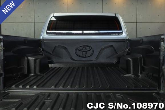 Toyota Hilux in Silver for Sale Image 4