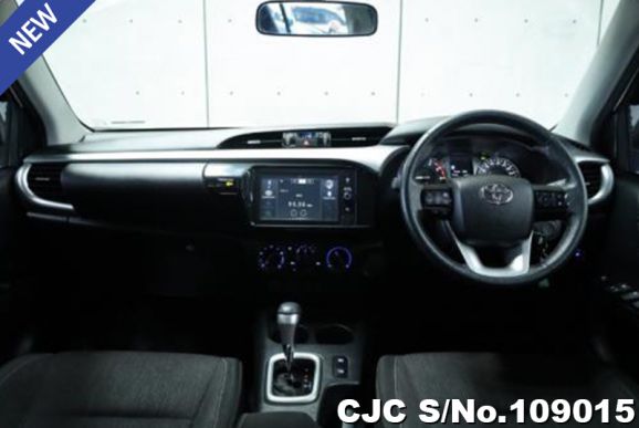 Toyota Hilux in White for Sale Image 5