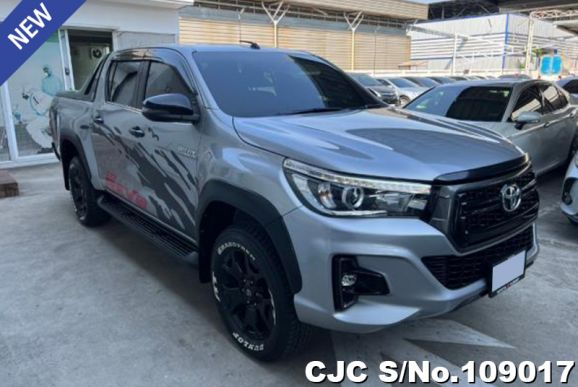 Toyota Hilux in Gray for Sale Image 0