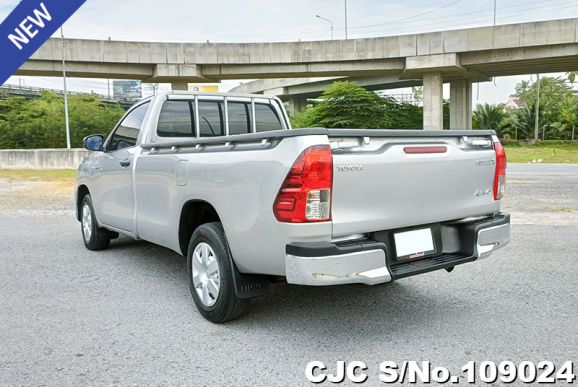 Toyota Hilux in Silver for Sale Image 1