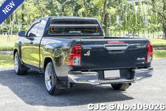 Toyota Hilux in Black for Sale Image 2