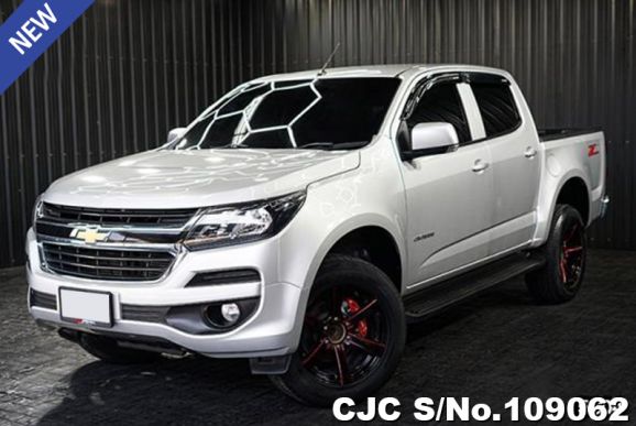 Chevrolet Colorado in Silver for Sale Image 3