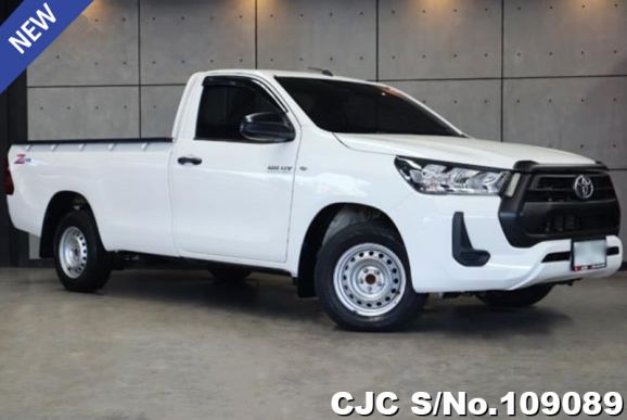 Toyota Hilux in White for Sale Image 0