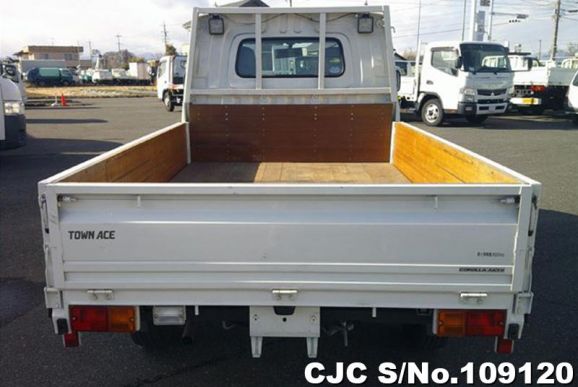 Toyota Townace in White for Sale Image 4