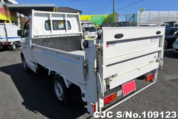 Toyota Townace in White for Sale Image 1