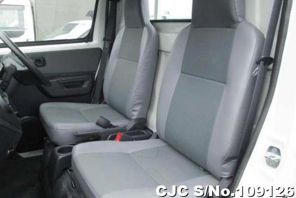 Toyota Townace in White for Sale Image 10