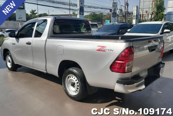 Toyota Hilux in Silver for Sale Image 1