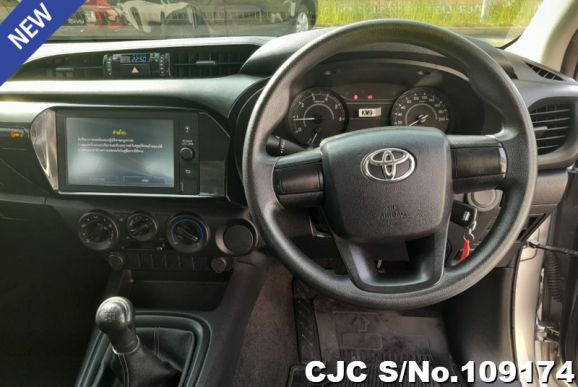 Toyota Hilux in Silver for Sale Image 12