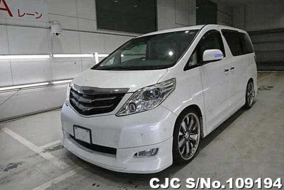 Toyota Alphard in White for Sale Image 2