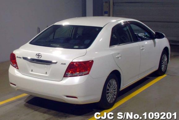 Toyota Allion in White for Sale Image 2