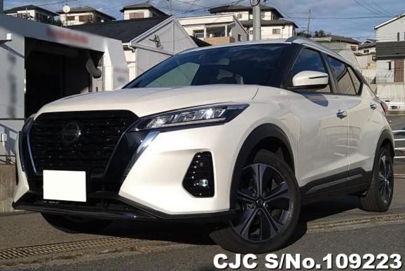 Nissan Kicks in Pearl for Sale Image 0