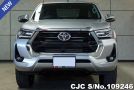 Toyota Hilux in Silver for Sale Image 2