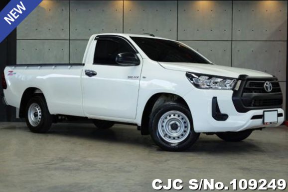 Toyota Hilux in White for Sale Image 0